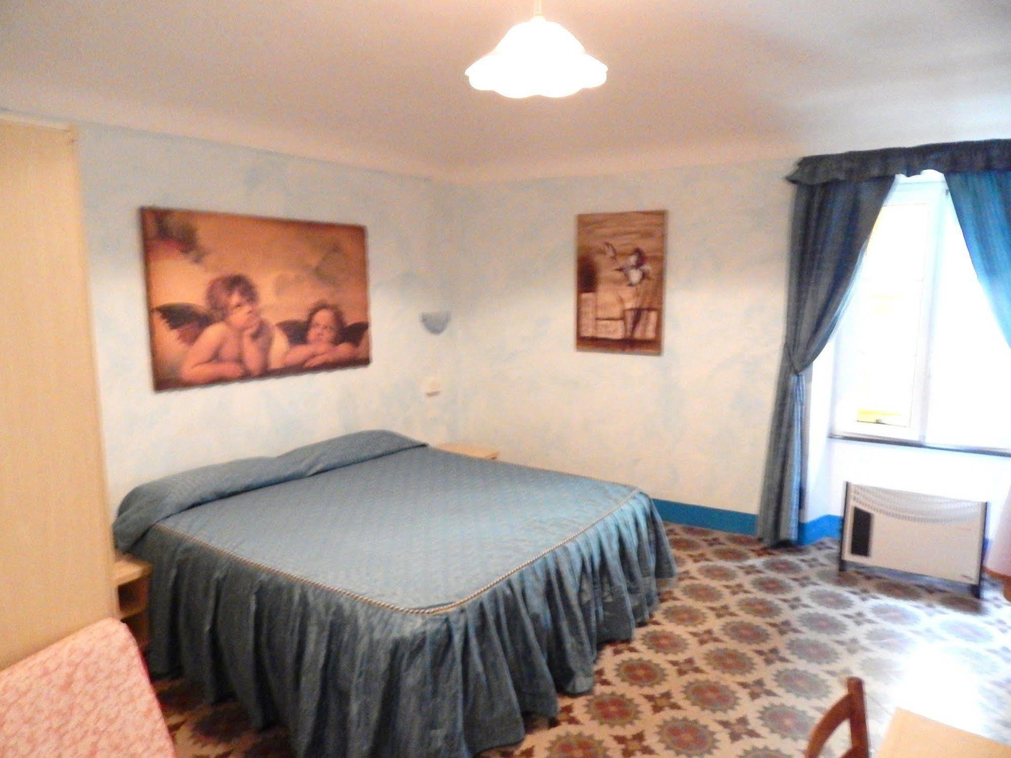 Hotel Glicine Ноли Экстерьер фото